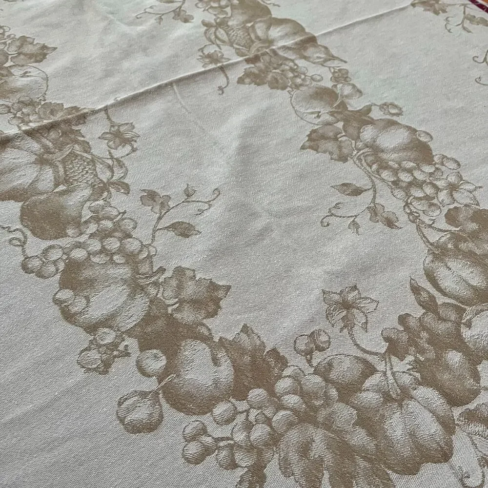Williams-Sonoma Tablecloth 65 x 98.5